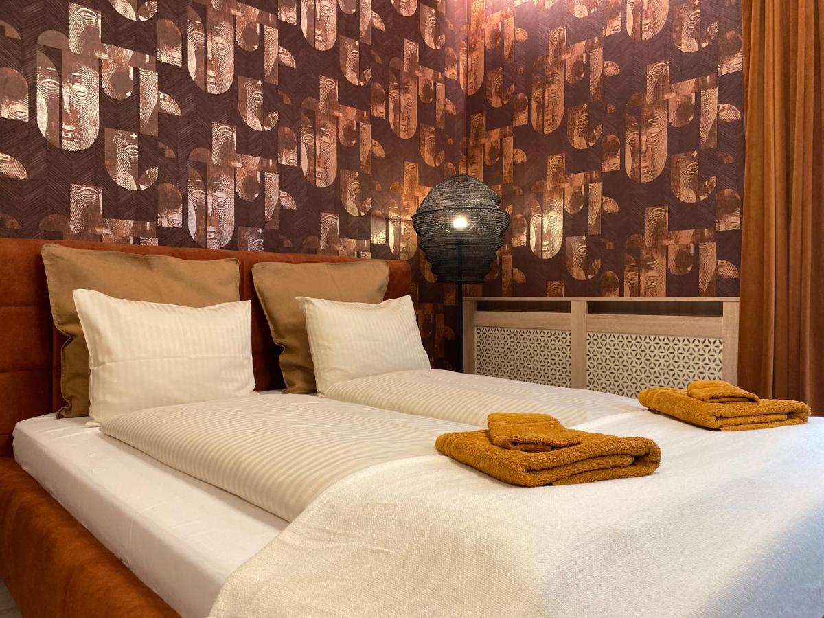 Grand Suites Corvin Budapest Ngoại thất bức ảnh