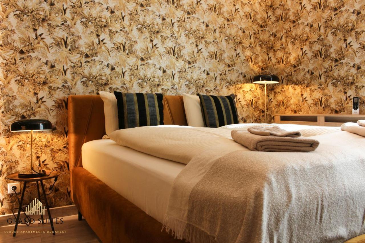 Grand Suites Corvin Budapest Ngoại thất bức ảnh