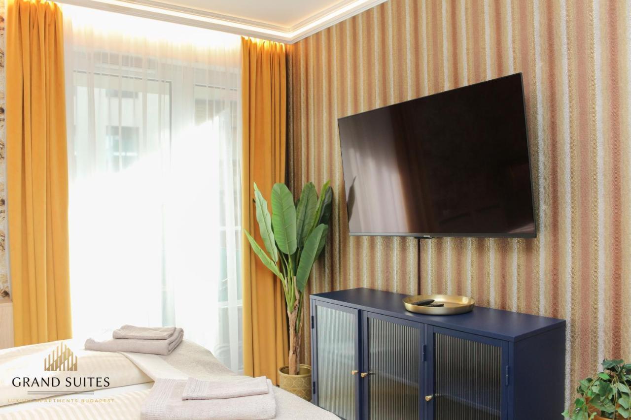 Grand Suites Corvin Budapest Ngoại thất bức ảnh
