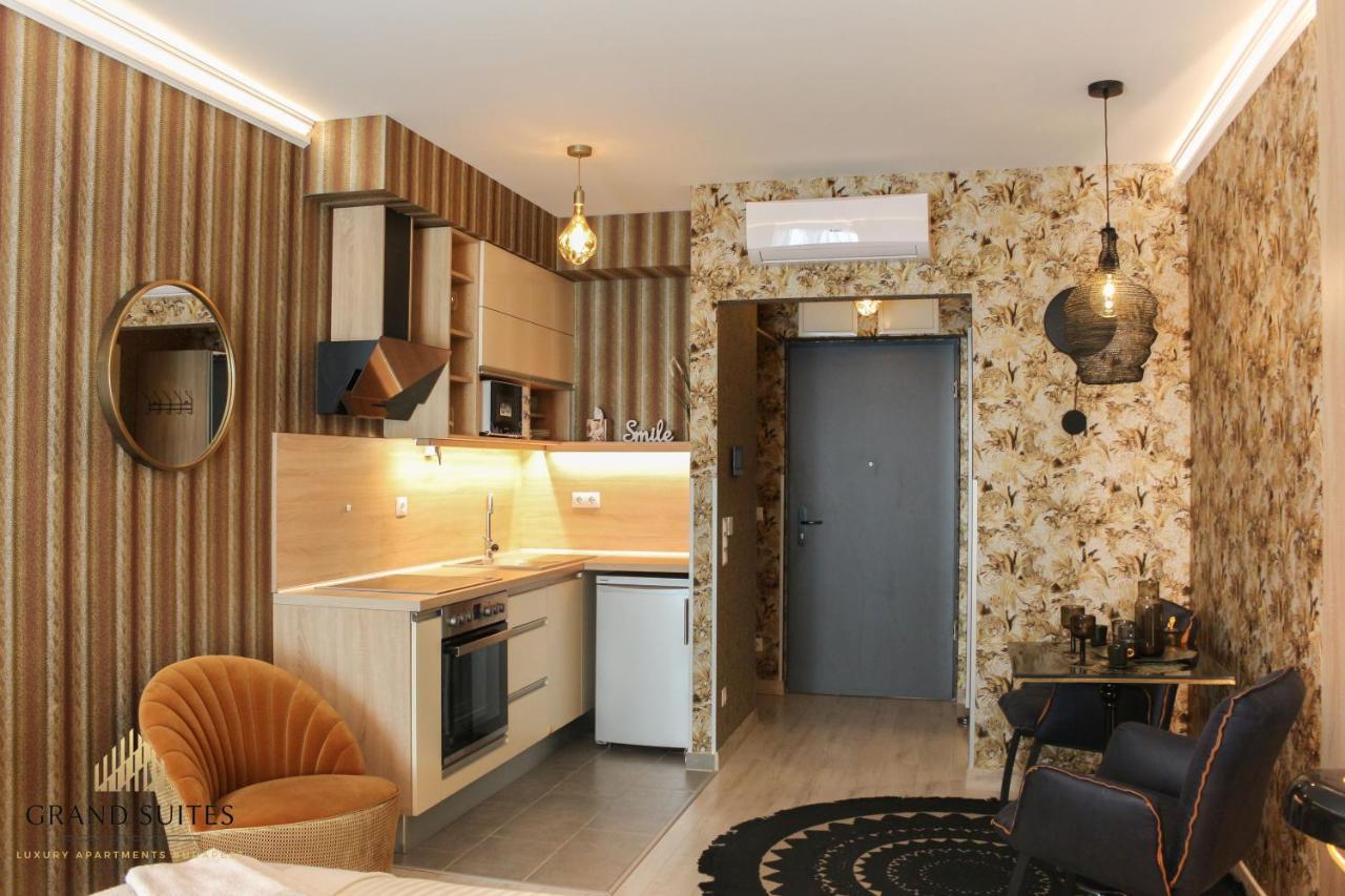 Grand Suites Corvin Budapest Ngoại thất bức ảnh