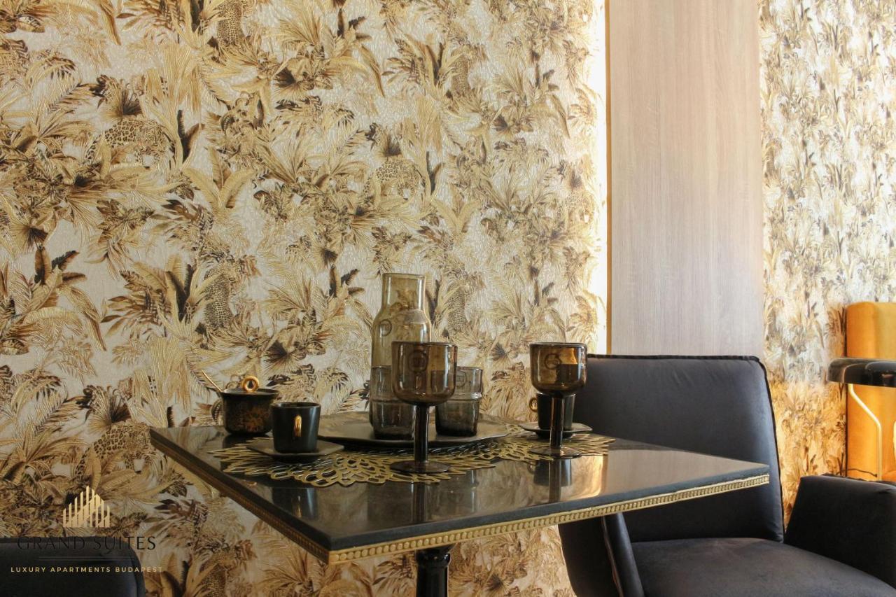 Grand Suites Corvin Budapest Ngoại thất bức ảnh